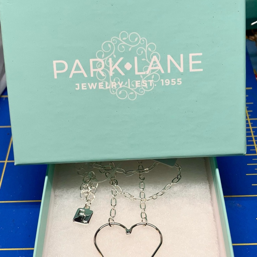 NEW Silver Open Heart Necklace❤️ - Picture 3 of 7